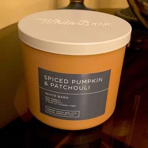 Bath and body works White Barn 3 wick candle Spiced Pumpkin and Patchouli